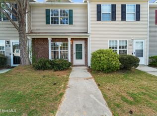 207 Pinegrove Court, Jacksonville, NC 28546