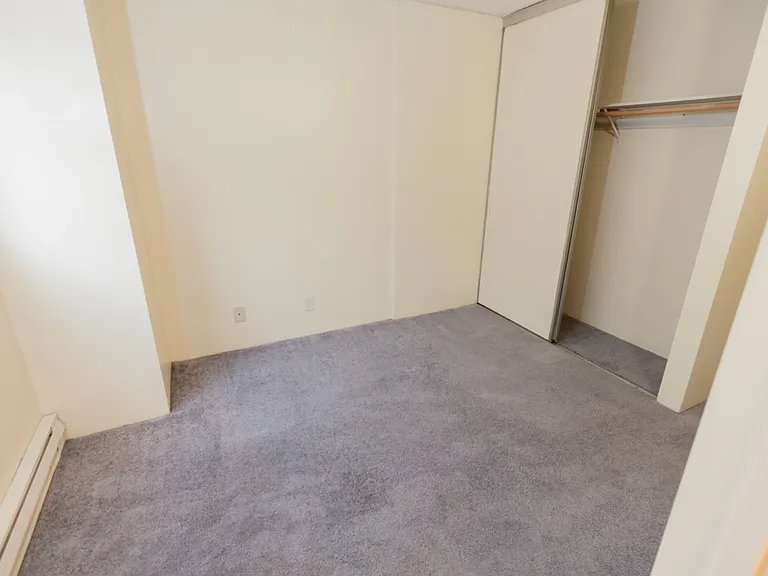 4130 11th Ave NE #1008 — Photo 8