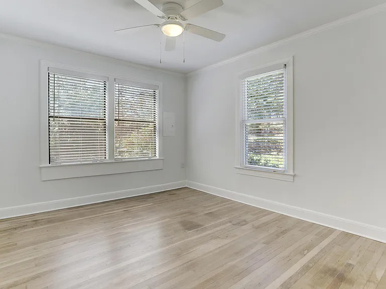 Second bedroom.