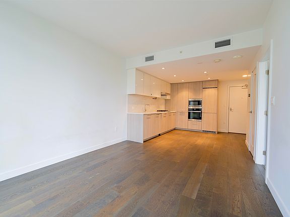 4th image of 8199 Capstan Way #807