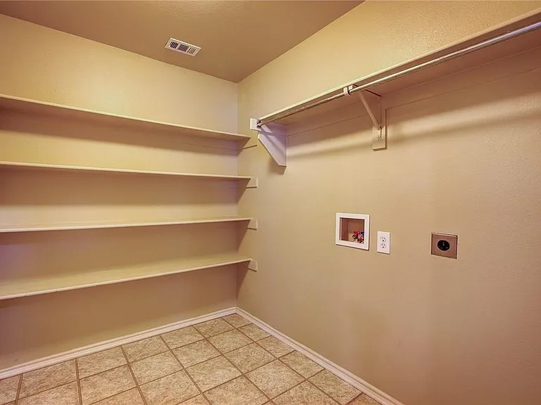 8513 Prairie Wind Trl — Photo 12