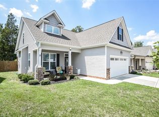 914 Palm Ct, Mebane, NC 27302