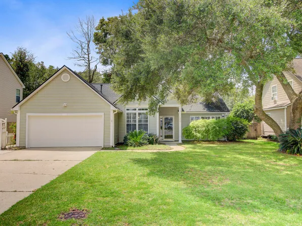 208 Evesham Dr, Summerville, SC 29485