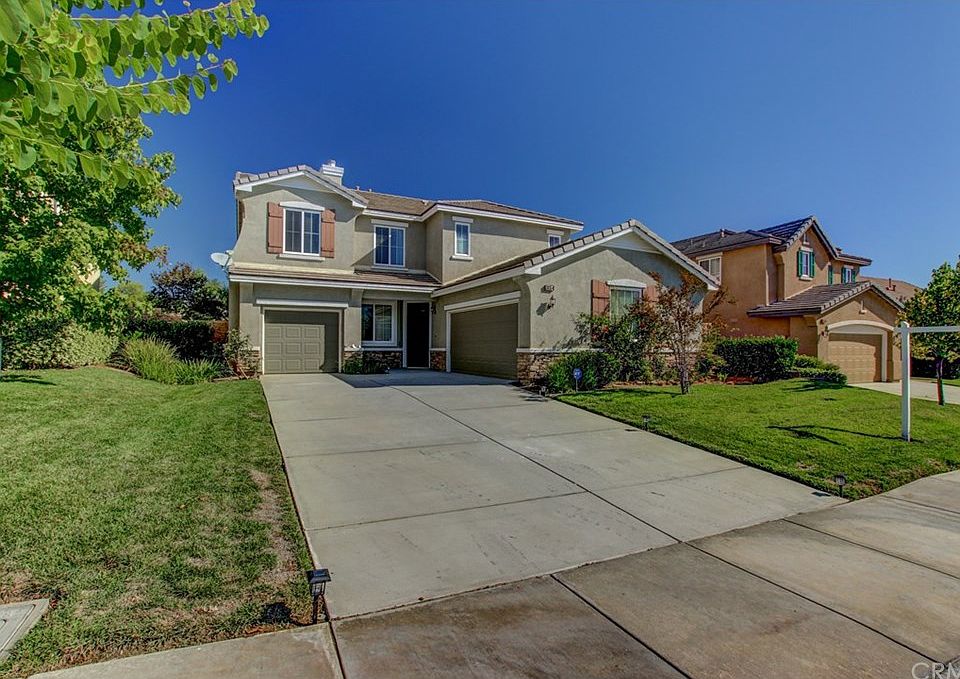 1st image of 30354 De Caron St