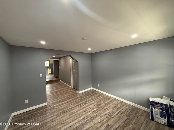 2nd image of 909 Brock St