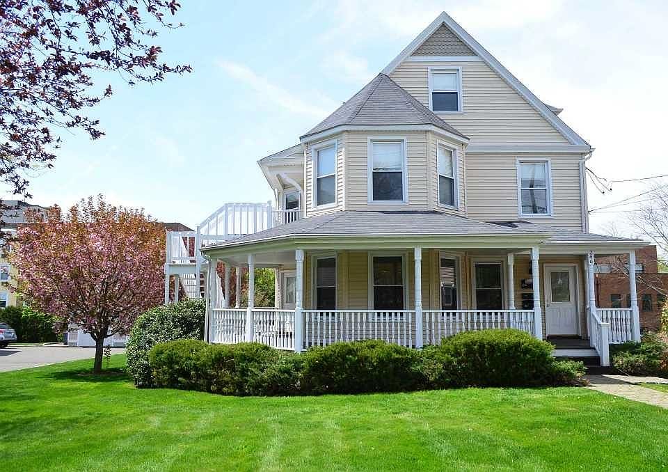 Central Greenwich/1st Floor