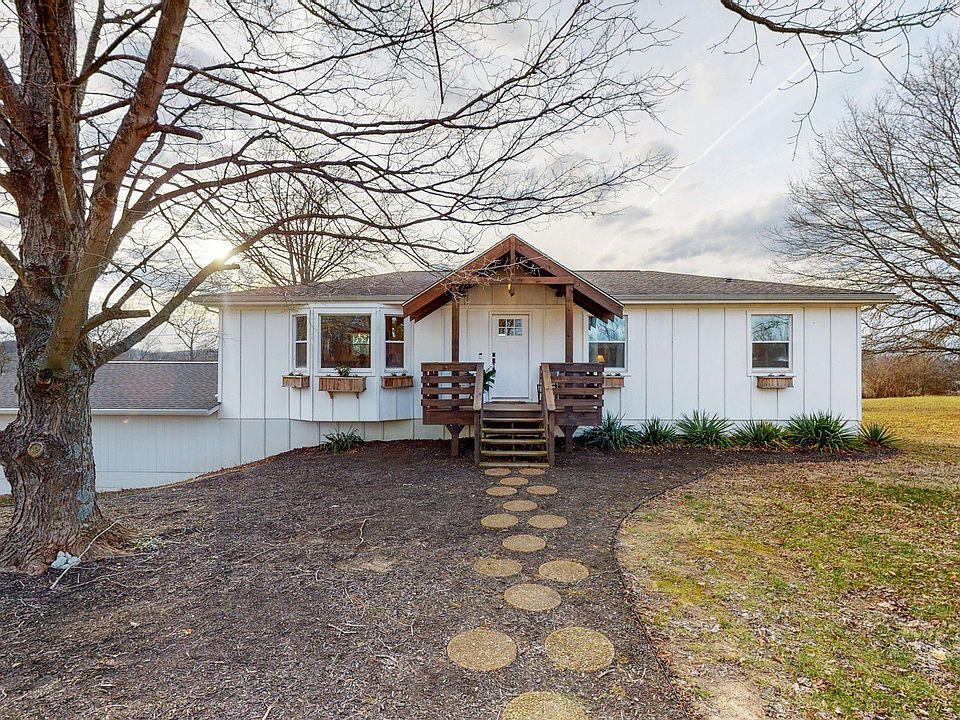 1st image of 2615 Baugh Ln