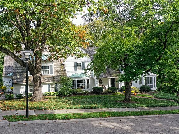 2nd image of 502 Larchmont Dr