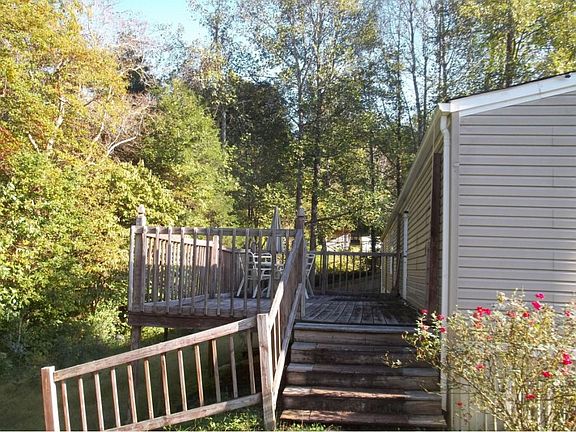 2nd image of 107 Autumn Wood Ln
