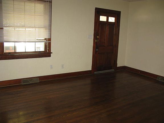 3rd image of 1030 Staunton Ave NW