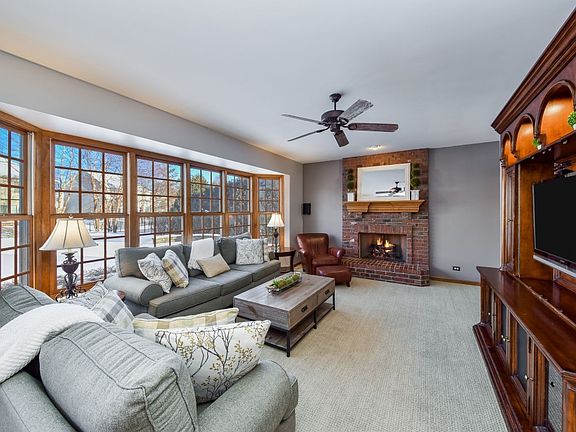 3rd image of 2413 Bainbridge Blvd