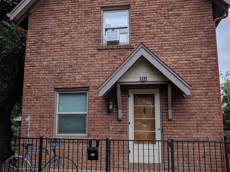 951 College Ave — Photo 1