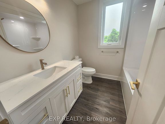 3rd image of 5 Queen St