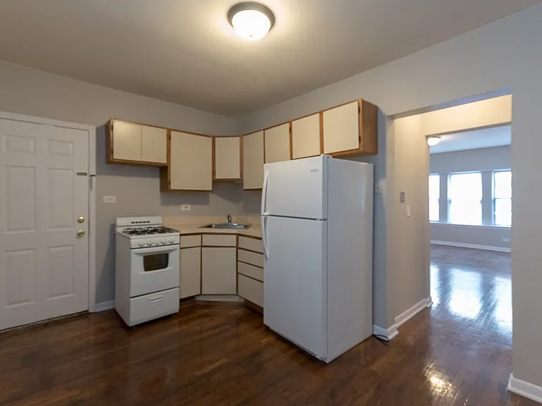 5748 N Winthrop Ave #203 — Photo 7