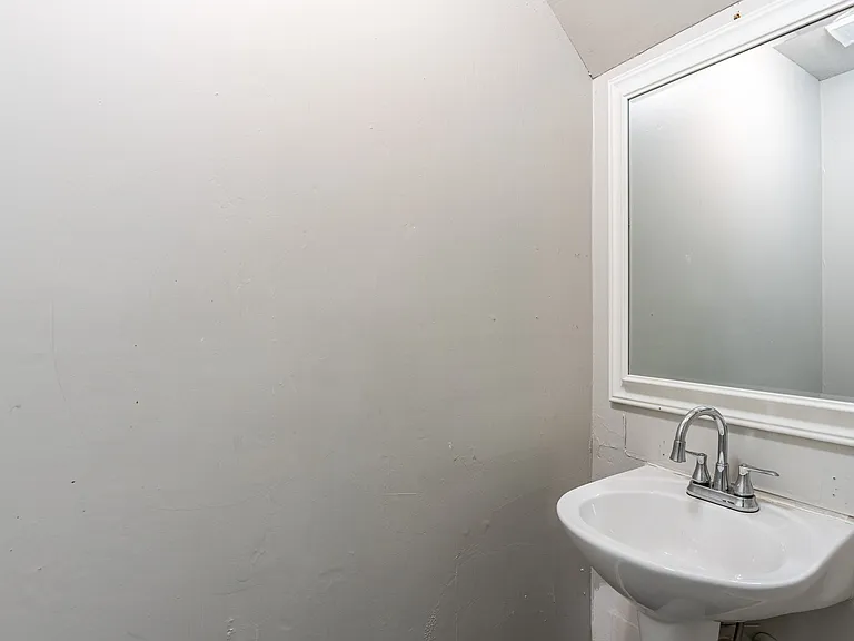 21 Canterbury Ct — Photo 13