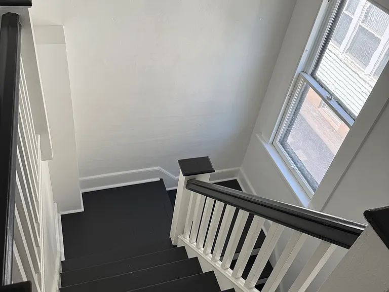 115 Melrose Ave S #2 — Photo 18