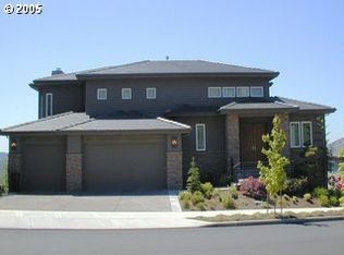 9726 NW Skyline Heights Dr, Portland, OR 97229