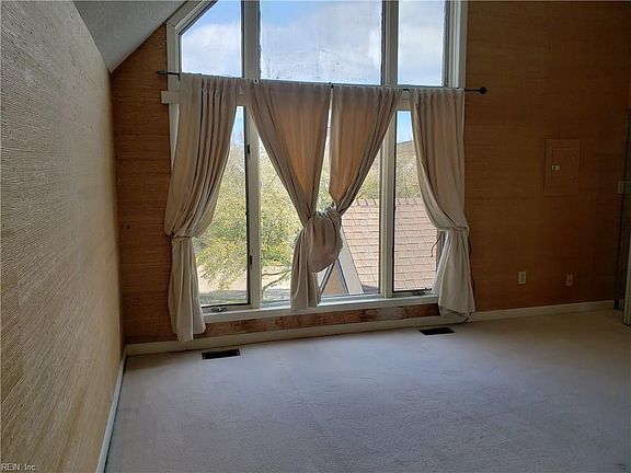 5th image of 696 Mowbray Arch APT 550