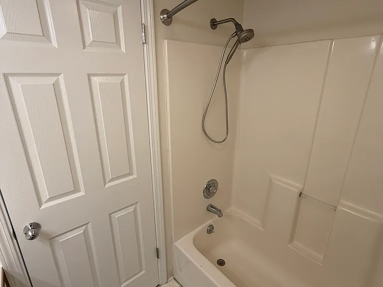 4 Hartwell Ct #6 — Photo 17