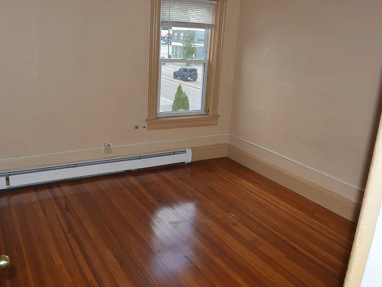 1172 N Main St #1 — Photo 7