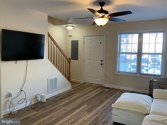 5th image of 13 Jonathan Ct