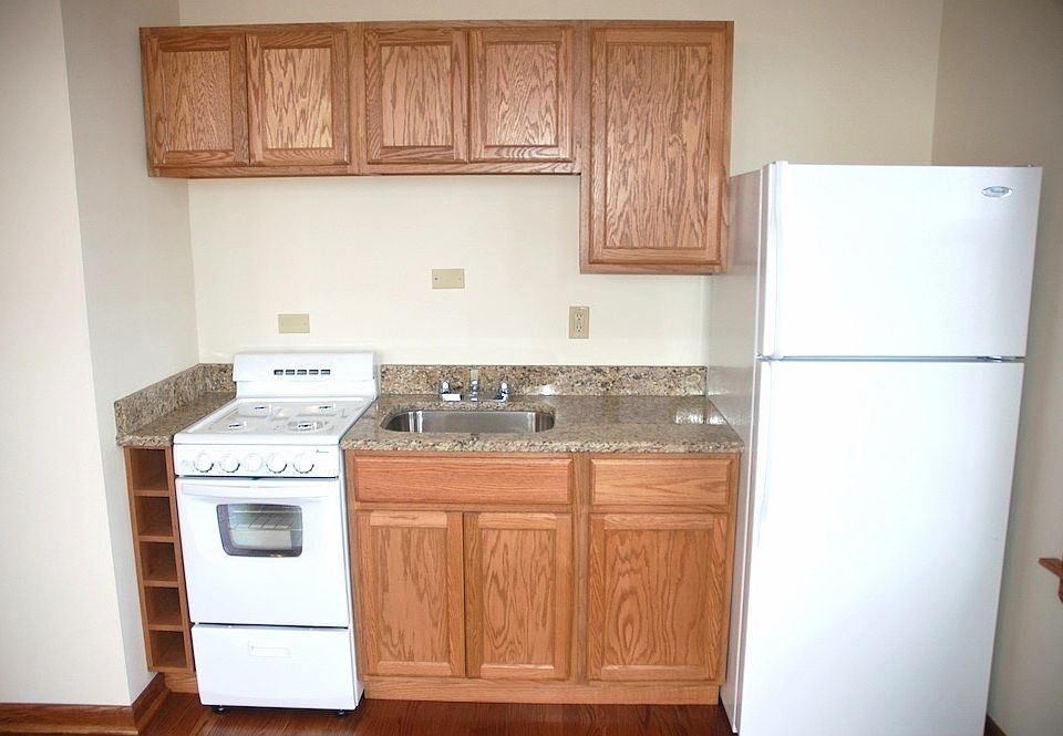 2nd image of 4804 N Kedzie Ave APT 106