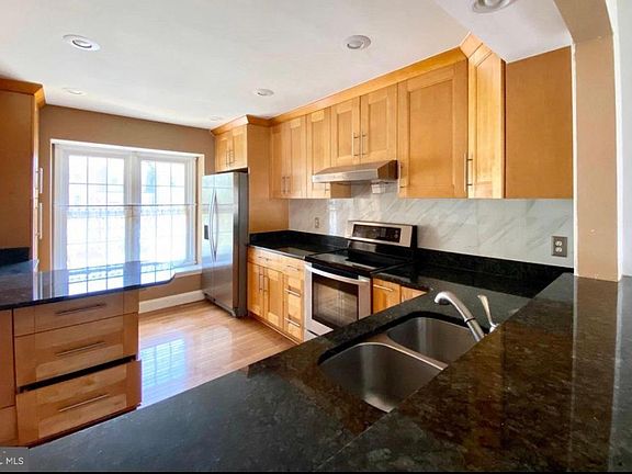 5th image of 2772 Grovemore Ln