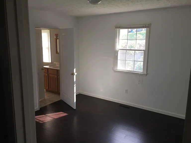 251 Rembrandt Dr — Photo 14