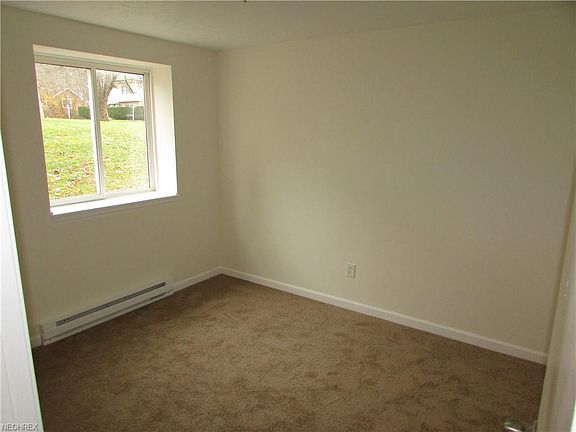 4th image of 651-661 Longcoy Ave