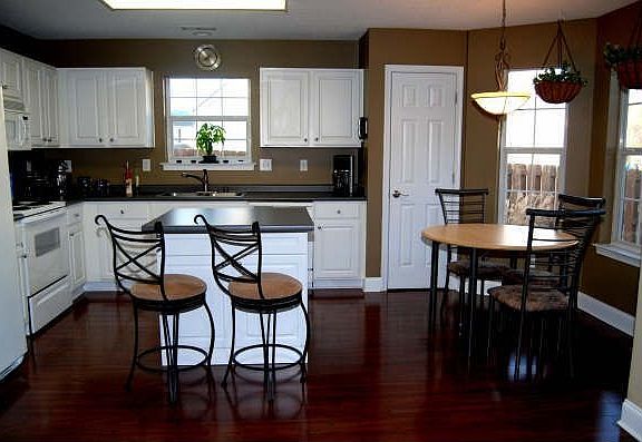 4th image of 4100 Stonewood Ln