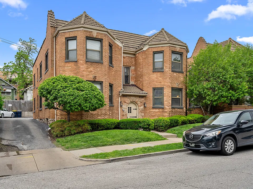 4508 Broadway #1N