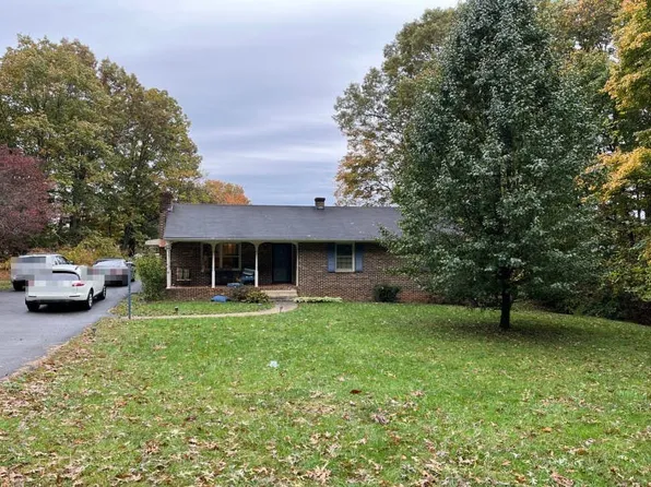 189 Wildwood Dr, Madison Heights, VA 24572