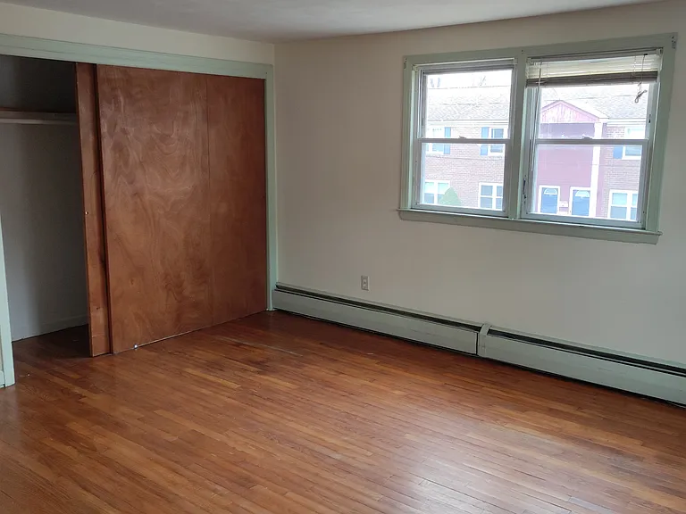 54 Saunders St #2F — Photo 4