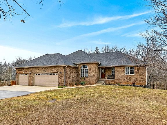 3rd image of 997 S Oak Ridge Road