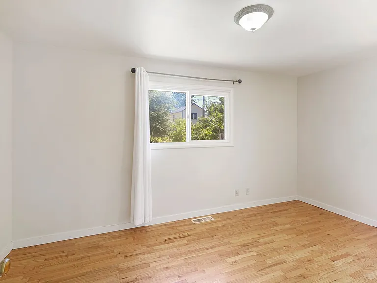 1321 Central St NE — Photo 12