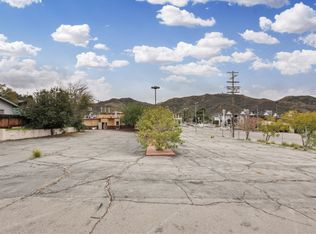 7577 Foothill Blvd, Tujunga, CA 91042