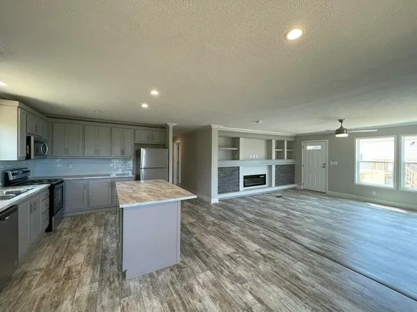 545 Presbyterian Street, Hollister, MO 65672