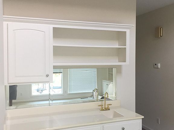 4th image of 105 Stone Creek Cir