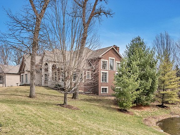 5th image of 20153 Oakwood Dr