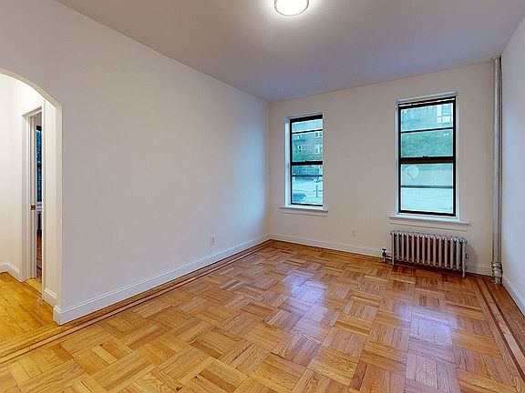 2nd image of 4310 44th St APT 5C