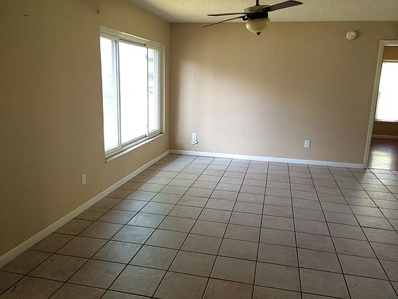 5th image of 619 Pine Forest Dr