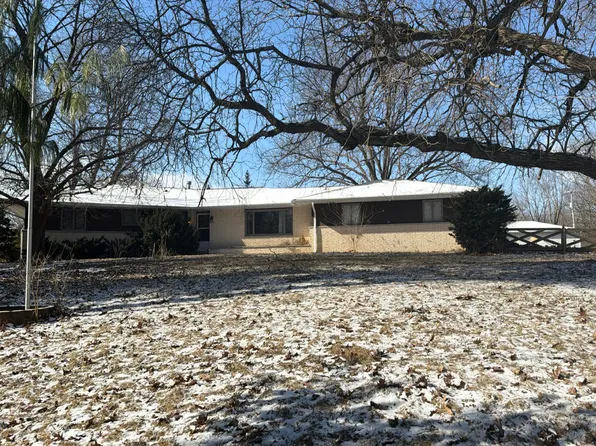 3701 Hazelcrest Dr, East Moline, IL 61244