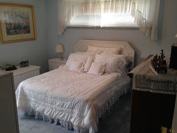 3rd image of 4501 Tanglewood Ln