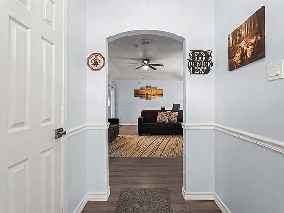 4th image of 217 Carmel Dr