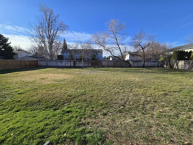 167 Robbins Ave #B — Photo 16