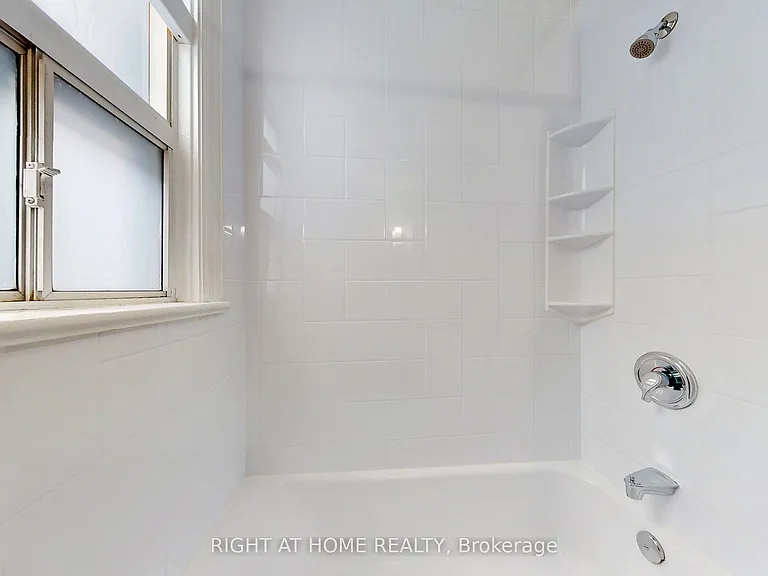 255 Lakeshore Rd E #A — Photo 29