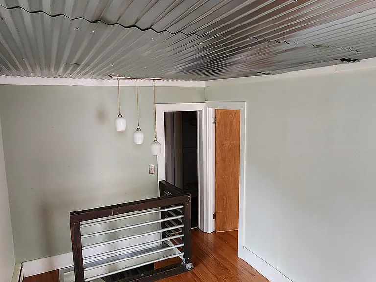 115 Sterling St — Photo 5