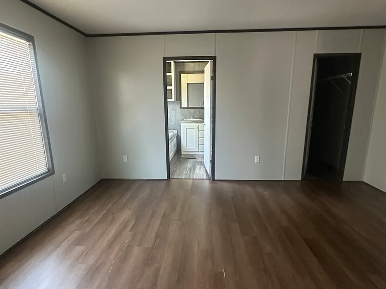 4330 Bradley Ln — Photo 9