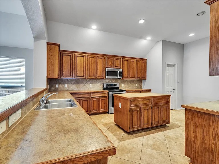 5643 Walnut Glen Ln — Photo 27