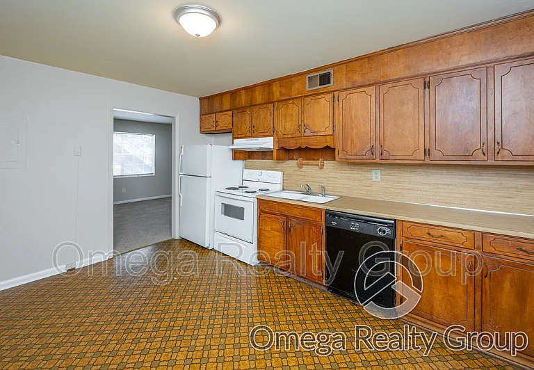 2020 High School Rd #C — Photo 11